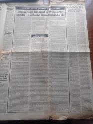 Ekonomi Politika Gazetesi - 17 Aralık 1974 - Hollandalı Parlamenterler Bülent Ecevit'i Demokratik Lider Olarak Tanımladılar - Makarios Kıbrıs'a Döndü Ve Ruslara Yanaştı - Yakında Süte Hasret Kalınacak - Almanya Bizden Deve Dikeni Papatya Ve Nane Alıyor - Demokrat Parti Genel Başkanı Ferruh Bozbeyli Adalet Partililer Milletvekillerimizi Kandırmak İçin Çalışıyor - Dişi James Bond Britt Roland Beğenildi - Türk İş Başkanı Halil Tunç Siyasal Partilerin Tutumunu Eleştirdi  - İsrail Sina'da Stratejik Yollar Yapımına Başladı