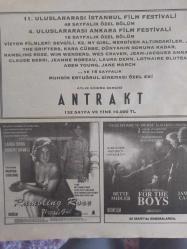 Sinema Gazetesi Filmcilik ve Sinemacılık Dergisi - 14-20 Mart 1992 - Sinema Emekçileri Sendikası Genel Kurulu Yapıldı - İzmir Film Festivali - 11. Uluslararası İstanbul Film Festivali - Şiddet Yılı Filmi - Andrew McCarthy - Valeria Golino - Sharon Stone - Evde 5 Başına Filmi - Christina Applegate - Joanna Cassidy - Rambling Rose Filmi - Laura Dern - Diana Ladd - Yapım Üzerine - Merdiven Altındakiler Filmi - Brandon Addams - Wendy Robie - Biten Bir Festivalin Ardından - Thelma Louise Filmi - Susan Sarandon - Geena Davis - Kültür Bakanlığı ve Sinemamız - Hakan Sonok - ''Sinema Bir Şenliktir'' - Eleştirmenin Seçtikleri - Sinema Gazetesi'nin Tavsiyeleri - Haftanın Filmleri - İstanbul Film Festivali ve Salon Emekçileri- İsmet Kurtuluş - Suphi Oktay - AST'taki Dostluk ve Dayanışma Şarkısı - ''Hal ve Gidiş Sıfır''Filmi - ''Tanrılar Çıldırmış Olmalı'' Filmi - Sadi Çilingir - Sevgili Filmi - Claude Berri - Jean Jacques Annaud fotoğraf ve haberi - Tam Takım Dergi