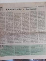 Sinema Gazetesi Filmcilik ve Sinemacılık Dergisi - 14-20 Mart 1992 - Sinema Emekçileri Sendikası Genel Kurulu Yapıldı - İzmir Film Festivali - 11. Uluslararası İstanbul Film Festivali - Şiddet Yılı Filmi - Andrew McCarthy - Valeria Golino - Sharon Stone - Evde 5 Başına Filmi - Christina Applegate - Joanna Cassidy - Rambling Rose Filmi - Laura Dern - Diana Ladd - Yapım Üzerine - Merdiven Altındakiler Filmi - Brandon Addams - Wendy Robie - Biten Bir Festivalin Ardından - Thelma Louise Filmi - Susan Sarandon - Geena Davis - Kültür Bakanlığı ve Sinemamız - Hakan Sonok - ''Sinema Bir Şenliktir'' - Eleştirmenin Seçtikleri - Sinema Gazetesi'nin Tavsiyeleri - Haftanın Filmleri - İstanbul Film Festivali ve Salon Emekçileri- İsmet Kurtuluş - Suphi Oktay - AST'taki Dostluk ve Dayanışma Şarkısı - ''Hal ve Gidiş Sıfır''Filmi - ''Tanrılar Çıldırmış Olmalı'' Filmi - Sadi Çilingir - Sevgili Filmi - Claude Berri - Jean Jacques Annaud fotoğraf ve haberi - Tam Takım Dergi