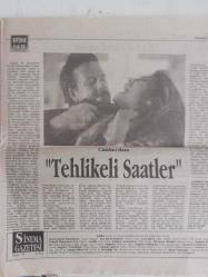Sinema Gazetesi Filmcilik ve Sinemacılık Dergisi - 7-13 Mart 1992 - Pendik Oscar Sineması ve Özden Film'den Zonguldak Maden İşçilerine Yardım - Müjdat Gezen - Sine'Sen'de Genel Kurul - Şiddet Yılı Filmi - Andrew McCarthy - Sharon Stone - Ağustos'ta Rapsodi Filmi - Akira Kurosawa - Richard Gere - ''Tehlikeli Saatler'' Filmi - Micckey Rourke - Anthony Hopkins - Kız Arkadaşım Filmi - Merdiven Altındakiler Filmi - Desperate Hours Filmi - Mickey Rourke - Kokuşmuş Hayat Flmi - Sadi Çilingir - Bir Romanın Fotoromanı - Haftanın Filmleri - Kız Arkadaşım Filmi - Dan Aykroyd - Macaulay Culkin - Kız Arkadaşım Filmi - Dan Aykroyd - Jamie Lee Curtis - Yıldız Sarayı'nda Mitolojik Kan Davası: Oresteia - Tüm Zamanların En İyi 10 ''Kara Filmi'' - Sevgili Filmi - Claude Berri fotoğraf ve haberi - Tam Takım Dergi fotoğraf ve haberi - Tam Takım Dergi