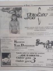 Sinema Gazetesi Filmcilik ve Sinemacılık Dergisi - 21-27 Kasım 1992 - Pendik Güney Açıldı - ''Sarı Tebessüm'' Start Aldı - ''Oyuncu'' Filmi - Tim Robbins - Greta Scacchi - Whoopi Goldberg - ''Yüksek Topuklar'' Filmi - Victoria Abril - Miguel Bose - ''Jesuit Joe'' ilmi - Peter Tarter - John Walsh - ''Kızlar Sahada'' Filmi - Tom & Geena Filmi - Penny Marshall Filmi - Greta Scacchi - Robert Altman - Sadi Çilingir - ''İlahlar Çarpışıyor'' Filmi - Haftanın Filmleri - Kızlar Sahada Filmi - Tom Hanks - Geena Davis - Madonna - Çıplak Tilki Filmi - Debora Caprioglio - Temel İçgüdü Filmi - Michael Douglas - Sharon Stone fotoğraf ve haberi - Tam Takım Dergi