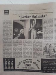 Sinema Gazetesi Filmcilik ve Sinemacılık Dergisi - 21-27 Kasım 1992 - Pendik Güney Açıldı - ''Sarı Tebessüm'' Start Aldı - ''Oyuncu'' Filmi - Tim Robbins - Greta Scacchi - Whoopi Goldberg - ''Yüksek Topuklar'' Filmi - Victoria Abril - Miguel Bose - ''Jesuit Joe'' ilmi - Peter Tarter - John Walsh - ''Kızlar Sahada'' Filmi - Tom & Geena Filmi - Penny Marshall Filmi - Greta Scacchi - Robert Altman - Sadi Çilingir - ''İlahlar Çarpışıyor'' Filmi - Haftanın Filmleri - Kızlar Sahada Filmi - Tom Hanks - Geena Davis - Madonna - Çıplak Tilki Filmi - Debora Caprioglio - Temel İçgüdü Filmi - Michael Douglas - Sharon Stone fotoğraf ve haberi - Tam Takım Dergi