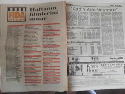 Sinema Gazetesi Filmcilik ve Sinemacılık Dergisi - 5-11 Ekim 1992 - Sinema Önünde Sabahladılar - Büyüklerimiz Yine Bizler Adına Karar Verdi! - Mezarlık Devriyesi Filmi - Stephen King - Farklı Kapıları Aralamak İsteyenlere: Avrupa - Psikopat filmi - Rob Lowe - James Spader - Salaş Mekanlar, Marjinal Yaşamlar: Rembetiko - The Doors: Morrison Efsanesi Üzerine Duyarlı ve Dramatik Bir Yaklaşım - My Name is Hood, Robin Hood - Haftanın Filmleri - ''Kadın Asla Unutmaz'' - Onbir Gün Onbir Gece 2 Filmi - Feza Film'in Yeni Projeleri - Kick Boxer 2 Filmi - Sasha Mitchell - Michel Qissi - Efsane Döğüşçü Filmi - Donald Murray - Vince Parr - Errol Baxter - Pasifik Tepeleri Filmi - Melanie Griffith - Michael Keaton - Kaybetmek Yok Filmi - Simon Yam - Gary Chau - Kuzuların Sessizliği Filmi - Jodie Foster - Anthony Hopkins - Scott Glenn fotoğraf ve haberi - Tam Takım Dergi