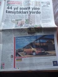 Hürriyet Gazetesi - 30 Nisan 2006 - Fenerbahçe Trabzonspor'u Yendi - Trabzon'da Fenerbahçelilere Taş Yağdı - Alex De Souza - Can Bartu - Gaziantep'ten Yabancı Damat Dizisi İçin Teşekkür - Kafa Kağıdı Devrimi İsteyenin Nüfus Cüzdanında Din Hanesi Boş Bırakılacak - Hülya Avşar - Hırvat Şarkıcı Severina