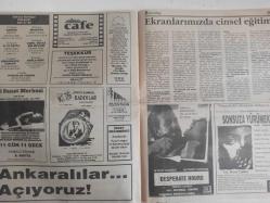Sinema Gazetesi Filmcilik ve Sinemacılık Dergisi - 23-29 Kasım 1992 - ''Zehirli Sokaklar'' filmi - ''Gizli Yüz''ün Galaları - Yeni Bir Uygulama: Sinemalara Yıllık Giriş Kartı - Yeni Kültür Bakanı'mız Fikri Sağlar - Zuhal Olcay - Clich'de Sessiz Günler Filmi - Henry Miller - Claude Chabrol - Henry Miller - Hangisi Hasta, Hangisi Doktor? - Son Şampiyon Filmi - Amior Nissan - Wayne Archer - İsterik Filmi - Dalila Dilazzaro - Bruno Gaburno - Kara Sinema Perdede - Genç Ölmek Filmi - Julia Roberts - Campbell Scott - Türbanlı Kızın Öyküsü Sürüyor - Gizli Yüz Filmi - Zuhal Olcay - Fikret Kuşkan - Sevda Ferdağ - Peki ya Bob? Filmi - Bill Murray - Richard Dreyfuss - Bir ''iç yolculuk' filmi - Haftanın Filmleri - ''Gizli Yüz'': ''Kırık Bir Aşk Hikayesi'' - Zehirli Sokaklar Filmi - Wesley Snipes - Mario Van Peebles - Judd Nelson - Çingene ve Melek Filmi - Leo Daniel - Samy Luck - İkiz Kan - Van Damme - Geoffrey Lewis - Bolo Yeung - Tam Takım Dergi