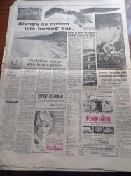 Hürriyet Turizm Gazetesi - 16 Haziran 1965 - Akdeniz - İçel Doğu Akdeniz'in Bir Turist Cennetidir - Ucuz Temiz Otel - Marmaris'e Kabilse Denizden Gidiniz - Kolonyacılık Türkiye'de Sanayi Kolu Haline Geldi - Tarih Güzellik Ve Güneş Diyarı Fethiye - Samandağı Plajlarında Denize Girmeğe Doyum Olmaz - Manavgat - Alanya - Kleopatra'nın Deniz Banyosu Yaptığı Ve Guruplarını Seyrettiği Belde - Sorgun Ve Homa
