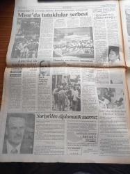 Milli Gazete - 9 Ocak 1988 - Diyalektik Materyalizm - Yahudi Terör Çeteleri Çizmeyi İyice Aştılar - Çalışma Bakanı İmren Aykut - Yunanla Bulgar Zulümde Yarışıyor - Mücahidler Ruslar Geri Çekilmek Zorunda - Humeyni Hamaney'e Sert - Devlet Bakanı Cemil Çiçek Gençlik Konusunda Herkes Laf Üretiyor - Yahudiler Sinir Gazıyla Çocukları Boğuyor