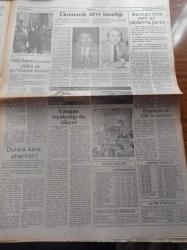 Milli Gazete - 9 Ocak 1988 - Diyalektik Materyalizm - Yahudi Terör Çeteleri Çizmeyi İyice Aştılar - Çalışma Bakanı İmren Aykut - Yunanla Bulgar Zulümde Yarışıyor - Mücahidler Ruslar Geri Çekilmek Zorunda - Humeyni Hamaney'e Sert - Devlet Bakanı Cemil Çiçek Gençlik Konusunda Herkes Laf Üretiyor - Yahudiler Sinir Gazıyla Çocukları Boğuyor