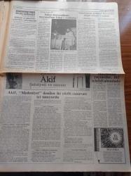 Milli Gazete - 9 Ocak 1988 -  Kadının Yeri Neresidir - Mehmet Akif Ersoy - Turgut Özal - Nasyonal İslam - Diyalektik Materyalizm - Yahudi Terör Çeteleri Çizmeyi İyice Aştılar - Çalışma Bakanı İmren Aykut - Yunanla Bulgar Zulümde Yarışıyor - Mücahidler Ruslar Geri Çekilmek Zorunda - Humeyni Hamaney'e Sert - Devlet Bakanı Cemil Çiçek Gençlik Konusunda Herkes Laf Üretiyor - Yahudiler Sinir Gazıyla Çocukları Boğuyor