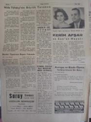 Radyo Gazetesi Siyasi Radyo ve Sanat Dergisi - 29 Mart 1961 - Ankara Radyosunda Müzik Yayınları Şefliği Halledilemedi - Opera Sanatkarları İstanbul'da - Fahri Kopuz'un Eşi Vefat Etti - Ferhan Onat - Devlet Tiyatrosu Başarı Yolunda - Sağyaşarın Oğlu Oldu - Cüneyt Gökçer - İlhami Tansel - Emin Gündüz Amerika'ya Gidiyor - Geçen Haftanın Üç Solisti - Generalin Aşkı Piyesi - Müzehher Güyer - Mustafa Sağyaşar Dükan Açtı - Nida Tüfekçi Beğeniliyor - Nezahat Bayram Sahneye İntisap Etti - Ekrem Güyer'in Ardından - Günün Başarılı Sanatçısı: Kerim Afşar ve Sanat Hayatı - İstanbul Radyosu Halk Musikisine Bir Bakış - İlhami Tansel - Zekai Dede - Avrupa ve Bizde Opera Tarihine Umumi Bir Bakış - Etem Üngör - Günümüzde Türk Musikisi - Avni Anıl - Nida Tüfekçi'nin Büyük Tevazuu - Generalin Aşkı Piyesi - Devlet Tiyatrosu Başarı Yolunda - Saray Sineması - Kerim Afşar ve Sanat Hayatı - Özcan Sevgen - Avrupa ve Bizde Opera Tarihine Umumi Bir Bakış fotoğraf ve haberi - Tam Takım Dergi
