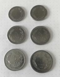 1977 CUMHURİYET MADENİ PARALARI  1 LİRA ,2,5 LİRA ,5 LİRA + BOYNUZLU AT 5 LİRA ÇİLLL ( 1 VE 2,5 LİRA KENAR YAZILARI TERS/DÜZ )