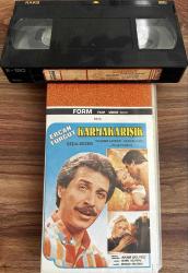 KARMAKARIŞIK- ERCAN TURGUT YILDIRIM GENCER SEDA SEZER KENAN PARS VHS FİLM