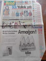 Sabah Telerama Gazetesi - 25 Aralık 1992 - Yonca Evcimik'in Gövde Gösterisi - Gerard Depardieu New York'ta - Türk Müziğinin Sevilen Sesi Sami Aksu - Nilgün Belgün - Mithat Körler - Nil Burak - Ercan Saatçi - Aylin Livaneli - Halit Kıvanç - Kanal 6'da Nilüfer Konseri - 1993 Yelek Yılı - Küçük Çin'de Büyük Bela Kurt Russell Oynuyor - İndiana Jones Gibi - Program Tv'de Bugün - İnterstar - Teleon - Kanal 6 - Yasemin Kutsi