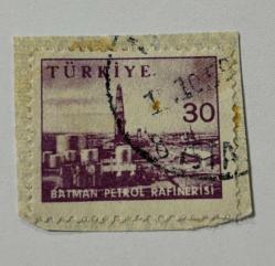 Mektup Zarfından Kesilmiş  / Postadan Geçmiş Pul Filateli - 1 Ekim 1959 Damgalı - BATMAN PETROL RAFİNERİSİ - 30 PARA - Türkiye Cumhuriyeti