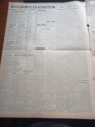 Vatan Gazetesi - 29 Ocak 1954 - Celal Bayar Dünya Karşısında Türkiye'nin Durumunu Anlattı - Başmuharririmiz Ahmet Emin Yalman'dan Telsizle - Tuzla'da Samsun Treninin Dört Vagonu Devrildi - İngiltere Dışişleri Bakanı Eden - Millet Partililer Yeni Bir Parti Kuruyorlar - Haşim Mardin Aleyhine Yeni Bir Dava Açıldı - Demokrat Parti Seçim Beyannamesini Hazırlıyor - Başbakan Adnan Menderes - Millet Partisi Eski Başkanı Mustafa Kentli - Milli Eğitim Bakanı Rıfkı Salim Burçak - Tevfik Fikret Aşiyan Müzesi Halkın Ziyaretine Açıldı - Saint Benoit Kız Lisesinde Hadise- Ernest Hemingway Kimdir Yazı Dizisi - Albert Camus Veba Romanı Yazı Dizisi - Amerika Birleşik Devletleri Kongre Binası Capitol - Dünya Futbol Şampiyonası - Küçük Kemal Kupası Boks Maçları - Futbol Federasyonu Başkanı Orhan Şeref Apak - Sümerbank - Madalya Alan Kore Kahramanları - Kininli Baş Diş Grip Ağrılarına Karşı - Good Year - Poker Play Traşbıçağı - Bulmaca - Radyo