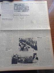 Vatan Gazetesi - 29 Ocak 1954 - Celal Bayar Dünya Karşısında Türkiye'nin Durumunu Anlattı - Başmuharririmiz Ahmet Emin Yalman'dan Telsizle - Tuzla'da Samsun Treninin Dört Vagonu Devrildi - İngiltere Dışişleri Bakanı Eden - Millet Partililer Yeni Bir Parti Kuruyorlar - Haşim Mardin Aleyhine Yeni Bir Dava Açıldı - Demokrat Parti Seçim Beyannamesini Hazırlıyor - Başbakan Adnan Menderes - Millet Partisi Eski Başkanı Mustafa Kentli - Milli Eğitim Bakanı Rıfkı Salim Burçak - Tevfik Fikret Aşiyan Müzesi Halkın Ziyaretine Açıldı - Saint Benoit Kız Lisesinde Hadise- Ernest Hemingway Kimdir Yazı Dizisi - Albert Camus Veba Romanı Yazı Dizisi - Amerika Birleşik Devletleri Kongre Binası Capitol - Dünya Futbol Şampiyonası - Küçük Kemal Kupası Boks Maçları - Futbol Federasyonu Başkanı Orhan Şeref Apak - Sümerbank - Madalya Alan Kore Kahramanları - Kininli Baş Diş Grip Ağrılarına Karşı - Good Year - Poker Play Traşbıçağı - Bulmaca - Radyo
