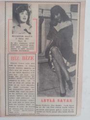 Tercüman Gazetesi İlave Eki Ses, Tiyatro ve Sinema Mecmuası Dergisi - 17 Ekim 1962 - Sayı:16 - Muzaffer Akgün - Leyla Sayar - Biz Bize - Necati Erenler - İlk Hamle Benden - Yavuz Tonton - Tarihde Moda - Filiz Borak - Amerikalı Dansöz ile Evlendi - Emin Gündüz - Yarının Genç Şairleri - Şantöz Oldum - Semra Nuray - 8 Yıl Sonra Karar Verdim - Ayşe Abla - İsrail'de Bir Bestekar - Beni Çok Beğendiler - Ahmet Üstün - Şakadan Damlacıklar - Sevilen 20 Şarkı - Halkın Sevgilisi - Paris'de Bağlama ile Konser Verdim - Zekai Beşgül - Ne Var Ne Yok - Gönül Yazar - Galada Şöhretler Vardı - Gitarist Şarkıcı - Nimet Alp - O ve Hayal - Mustafa Yanık - Beyaz Saçlı Jön - Aşkı Öğreten Kadın - Caroll Munro - Hem Usta Hem Müzisyen - Pırpırlar - Yeni Sesler Bulmak Şart - Behiye Aksoy - Sevim Tanürek - Mustafa Şişmanoğlu - Evlenmek İstiyorum - Emin Usta Çamaşır Makinesi Reklamı fotoğraf ve haberi - Tam Takım Dergi - Ciltten Çıkmadır