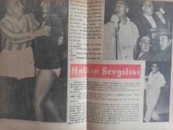 Tercüman Gazetesi İlave Eki Ses, Tiyatro ve Sinema Mecmuası Dergisi - 17 Ekim 1962 - Sayı:16 - Muzaffer Akgün - Leyla Sayar - Biz Bize - Necati Erenler - İlk Hamle Benden - Yavuz Tonton - Tarihde Moda - Filiz Borak - Amerikalı Dansöz ile Evlendi - Emin Gündüz - Yarının Genç Şairleri - Şantöz Oldum - Semra Nuray - 8 Yıl Sonra Karar Verdim - Ayşe Abla - İsrail'de Bir Bestekar - Beni Çok Beğendiler - Ahmet Üstün - Şakadan Damlacıklar - Sevilen 20 Şarkı - Halkın Sevgilisi - Paris'de Bağlama ile Konser Verdim - Zekai Beşgül - Ne Var Ne Yok - Gönül Yazar - Galada Şöhretler Vardı - Gitarist Şarkıcı - Nimet Alp - O ve Hayal - Mustafa Yanık - Beyaz Saçlı Jön - Aşkı Öğreten Kadın - Caroll Munro - Hem Usta Hem Müzisyen - Pırpırlar - Yeni Sesler Bulmak Şart - Behiye Aksoy - Sevim Tanürek - Mustafa Şişmanoğlu - Evlenmek İstiyorum - Emin Usta Çamaşır Makinesi Reklamı fotoğraf ve haberi - Tam Takım Dergi - Ciltten Çıkmadır