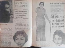 Tercüman Gazetesi İlave Eki Ses, Tiyatro ve Sinema Mecmuası Dergisi - 19 Eylül 1962 - Sayı:12 - İnci Birol - Biz Bize - Yeni Bir Jön - Emin Tunceli - Mualla Mukadder - Feriha Tunceli - Mücadele Kadını - Radyonun Güzel Kızı - Kısmet Çeşmesi - Patronlar Konuşuyor - Mahmut Anlar - Zeki Müren - Nigar Uluerer - Her Zaman Yenilik - Sahnede Yeni ve Değişik Kıyafetlere Önem Vermeli - Genç Şairler - İsmet Sıral Avrupa'da Çok Beğenildi - Üzülme Evlat Boş Zamanında Beni Bul Çalışırız - Ahmet ile Merih'in Arkabası Olan Küçük Şeytanlar Bir Araya Gelmişti - Antenler'in Şeytan Kardeşi - Tarihde Moda - Filiz Borak - Milli Lig fikstürü - Ayşe Abla - Evlenmek İstiyorum - Muzaffer Tema - Kızların Rüyalarına Giren Sert İfadeli Erkek - Muhterem Nur - Celal Sururi - Neşe Yulaç Tandoğan - Aşkı Öğreten Kadın - Caroll Munro - Nimet Köprülü - Milyoner Bir Müzisyen - Kurak Mezar - Tülin Sökal - Biraz Dedikodu - Hoover Çamaşır Makinesi Reklamı fotoğraf ve haberi - Tam Takım Dergi - Ciltten Çıkmadır
