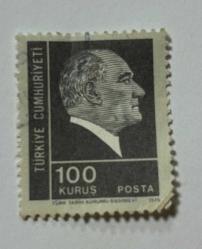 Mektup Zarfından Kesilmiş  / Postadan Geçmiş Pul Filateli -  ATATÜRK 1975 - 100 KURUŞ - Türkiye Cumhuriyeti