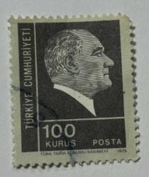 Mektup Zarfından Kesilmiş  / Postadan Geçmiş Pul Filateli -  ATATÜRK 1975 - 100 KURUŞ - Türkiye Cumhuriyeti