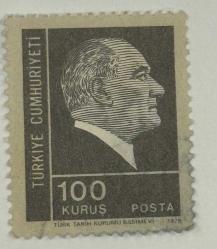 Mektup Zarfından Kesilmiş  / Postadan Geçmiş Pul Filateli - ATATÜRK 1975 - 100 KURUŞ - Türkiye Cumhuriyeti