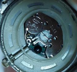 HONGKONG-ÇİN CARDEN QUARTZ MARKA PİLLİ BEYAZ KADRANLI ÖZEL KORDONLU MUHTEŞEM KOL SAATİ C1A2R1D NADİR