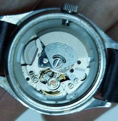 JAPONYA SEIKO MARKA BELİRLİ ATMOSFER BASINCA KADAR SU GEÇİRMEZ OTOMATİK SARI AKSAMLAR ALTIN KAPLAMA ANTİREFLE SIFIR KORDONLU MUHTEŞEM TAKVİMLİ BAYAN KOL SAATİ AKTİF BAKIMLI S1EEE2 NADİR