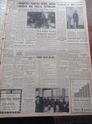 Yeni İstanbul Gazetesi - 23 Nisan 1956 - 37nci 23 Nisan'ı Bugün Bütün Milletçe Kutluyoruz - Danny Kaye Bir Fincan Türk Kahvesi İstiyorum Ama Zehirli Olmasın Dedi- Başvekil Adnan Menderes Bugün Geliyor - Kraliçe Dün Bulganin Ve Kruşçev'i Kabul Etti - Federal Almanya İle İlgili Yeni Ticaret Anlaşması - Merhum Şair İkbal - Halide Edip Adıvar - Elektrikli Tren Muamması - Kasım Gülek Beyazıt Konuşması - Cevat Dursunoğlu Otomobil Kazasında Yaralandı - Nureddin Baransel Büyük Elçiliğine Tayin Edilecek - Anadolu'da Büyük Su Tesisleri - Almanya'nın Jeep Siparişi - Beşiktaş Beykoz'u Tek Golle Yendi - Galatasaray Emniyet Bugün Karşılaşıyor - Sümerbank - Remington - Mithatpaşa Stadi