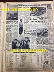 GÜNLÜK SPOR GAZETESİ - 29 EKİM 1958 - CUMHURİYETİMİZİN 35. YILI KUTLU OLSUN - MİLLİ TAKIM ROMANYA'DA - BEŞİKTAŞLI MUHALİFLERİN BASIN TOPLANTISI- REAL MADRİD, BARCELONA KARŞISINDA EZİLDİ, 4 - 0 - KOPA, RIAL, DI STEFANO - PUŞKAS, GENTLO - RAHMİ TURAN - M. REŞİD BAYBURD - SİNEMA VE TİYATRO SAYFASI - OSMANLI BANKASI REKLAMI - CAVLI ÇULFAZ - SEMİN TENGİZ - SELMA HASSAN - MUVAKKAR EKREM TALU - HAMİT KAPLAN - VEFASPOR - SPARTAK - GARNİZON, SARIYER'İ 3-1 YENDİ - ŞEREF KÖYLÜBAY