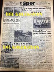 GÜNLÜK SPOR GAZETESİ - 29 EKİM 1958 - CUMHURİYETİMİZİN 35. YILI KUTLU OLSUN - MİLLİ TAKIM ROMANYA'DA - BEŞİKTAŞLI MUHALİFLERİN BASIN TOPLANTISI- REAL MADRİD, BARCELONA KARŞISINDA EZİLDİ, 4 - 0 - KOPA, RIAL, DI STEFANO - PUŞKAS, GENTLO - RAHMİ TURAN - M. REŞİD BAYBURD - SİNEMA VE TİYATRO SAYFASI - OSMANLI BANKASI REKLAMI - CAVLI ÇULFAZ - SEMİN TENGİZ - SELMA HASSAN - MUVAKKAR EKREM TALU - HAMİT KAPLAN - VEFASPOR - SPARTAK - GARNİZON, SARIYER'İ 3-1 YENDİ - ŞEREF KÖYLÜBAY