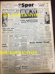 GÜNLÜK SPOR GAZETESİ - 4 KASIM 1958 - MÜŞTEREK BAHİS İKİNCİ DEVREDE BAŞLAYACAK MI? - GALATASARAY, BEŞİKTAŞ ANKARA'DA OYNAYACAK - EŞFAK AYKAÇ ''FUTBOL HANIM OYUNU DEĞİLDİR'' - REAL MADRİD TAM KADRO GELİYOR - OSMAN SOLAKOĞLU BASKETBOL MİLLİ TAKIM MENEJERİ OLUYOR - EKREM ÜNVERİR - ÇAVLI ÇULFAZ - SİNEMA, FİLM VE TİYATRO SAYFASI - İHSAN BİRİCİK - İSLAM ÇUPİ - MUVAKKAR EKREM TALU - ADNAN İNAN TEKRAR RİNGE DÖNÜYOR - YAPI VE KREDİ BANKASI REKLAMI - SZKELLY MUAMMASI - HASAN PAŞA FIRINI LALELİ - PUŞKAS