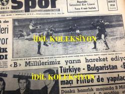 GÜNLÜK SPOR GAZETESİ - 3 ARALIK 1958 - TÜRKİYE - BULGARİSTAN MİLLİ MAÇI - PALMEIROS VE WIENER SPORT GELİYORLAR - MUVAKKAR EKREM TALU - TÜRKİYE, POLONYA BASKETBOL MAÇI - REMONDINI BİR AY İZİN ALDI - HASAN PAŞA FIRINI LALELİ - YILIN 5 SPORCUSU - İSLAM ÇUPİ - REŞAT ERTE - SUAT YILDIRIM - ÇAVLI ÇULFAZ - OKUL YURTLARINDAN, İSTANBUL KIZ LİSESİ - MURAT ERSİN - TÜRK TİCARET BANKASI