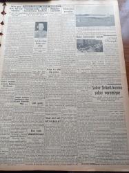 Vatan Gazetesi - 8 Eylül 1949 - Demokrat Parti'nin Başbakan Şemsettin Günaltay'a Cevabı - Adnan Menderes - Celal Bayar - Yeni Bir Senirkent Hadisesi - İsmet İnönü Mareşal Fevzi Çakmak'ı Ziyarete Gitti - Lütfi Kırdar - Adalet Sarayı Projesine İtiraz - Habeşistan Mareşal Badoglio  İle Graziani'yi İtalya'dan İstedi - Berlin Oteli Yazan Vicki Baum Yazı Dizisi - Rüştü Diktürk Tahliye Edildi - Feridun Fazıl Tülbentçi - Bernard Shaw - İkinci Büyük Hidroelektrik Tesisatı - Nuh'un Gemisi Ağrı'da Değil Cudi Dağı'ndaymış - Hitler Rusya'yı İstilaya Nasıl Karar Vermişti - Mussolini- Dentol Antiseptik Diş Macunu - Derman Ağrı Kesici - Hasan Kolonyası Losyonları Parfümleri - Droja Briyantini - Seiberling Kamyon Lastikleri - Şişli Terakki Lisesi - Devakin