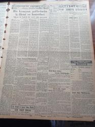 Vatan Gazetesi -15 Eylül 1949 - Bulgaristan'a Sert Bir Nota Verdik - Şiddetli Yağmurun Yaptığı Tahribat - Komünizm Tehlikesine Karşı İngiliz Amerikan Müşterek Siyaset Kararlaştırıyor - Romanya'nın Bir İddiası Yugoslavya Romanya'yı İşgal Etmek istiyormuş - Celal Bayar Geliyor - Strazburg'a Giden Türk Delegeleri - Tahsin Bekir Balta - Kasım Gülek - Adenauer Alman Kabinesini Kuracak - İngiliz Tepkili Uçak Filosu Geliyor - Berlin Oteli Yazan Vicki Baum Yazı Dizisi - Van'da 33 Vatandaşın Öldürülmesi - Dolapdere Zibada Tabanca Düellosu - Newyork'tan Kaliforniya'ya Bedava Seyahat Yazı Dizisi -  Cemiyet Hayatı - Parker Dolma Kalemi - Ziraat Bankası - Radyo - Bulmaca - Belar Sinir Kolonyası - Türkiye Şeker Fabrikaları Anonim Şirketinden Besi Domuzu Satışı