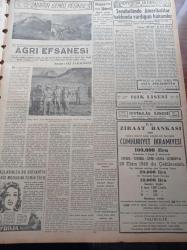 Vatan Gazetesi - 19 Eylül 1949 - İngiliz Lirasının Kıymeti Düşürüldü - 1 Sterling 2 Dolar 80 Sent - İtalyan Mektep Gemisi İstanbul'da - Demokrat Parti Eminönü Şeyh Mehmet Geylani Ocağı Kongresi - Yeni Seçim Kanunu - Fenerbahçe Altay'ı 9 0 Yendi - Beşiktaş Demirspor'u Yendi - Berlin Oteli Yazan Vicki Baum Yazı Dizisi - Atlantik Müdafaa Komitesi - Emir Sünusi Bingazi Başkanı - Çanakkalede Lise Açılıyor - Hessoline Yağlı Boya - Reosil Tablet Ve Şurup - Ağrı Efsanesi - Nuh'un Gemisi Peşinde Yazı Dizisi - Newyork'tan Kaliforniya'ya Bedava Seyahat Yazı Dizisi - Droja Briyantini - Yeni Universal Jeep - Good Year - Şekerci Ali Muhiddin Hacı Bekir - Tungsram Ampül - Poker Play Traşbıçağı