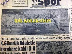 GÜNLÜK SPOR GAZETESİ - 27 EYLÜL 1958 - KADRİ AYTAÇ'A GÖRE GALATASARAY FENERBAHÇE MAÇI - KARAGÜMRÜK ADALET'LE BERABERE KALDI 0-0 - AYDOĞAN BECİT - TURGUT ATAKOL BAŞKAN SEÇİLDİ - BERLİN KARMASI ANKARA'DA - AYDOĞAN BECİT - GÜNGÖR ERDAL - SİNEMA, FİLM SAYFASI - ÇAVLI ÇULFAZ - MURAT ERSİN - NAZİF OTURGAN - TÜRKİYE PİRAT ŞAMPİYONASI BUGÜN BAŞLIYOR - FAY TEMİZLEYİCİ REKLAMI, NECİP AKAR