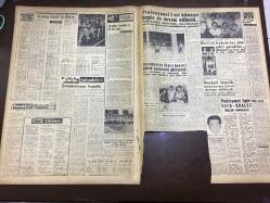 GÜNLÜK SPOR GAZETESİ - 20 EYLÜL 1958 - KARAGÜMRÜK, BEYOĞLUSPOR 3-2 - ADALET, VEFA'YA KARŞI ŞANSLIDIR - FENERBAHÇE BUGÜN BURSA'YA GİDİYOR - NAZİF OTURGAN, G. ÇIRAY BALKAN REKORU KIRDI - İSLAM ÇUPİ - NEJAT ALTAY - İHSAN BİRİCİK - SİNEMA, FİLM SAYFASI - ÇAVLI ÇULFAN - MURAT ERSİN - M. REŞİD. BAYBURD - MUVAKKAR EKREM TALU - ŞEREF SEVER - AT YARIŞLARI KOŞULARIN PROGRAMI - 1958 BALKAN ATLETİZM ŞAMPİYONASI