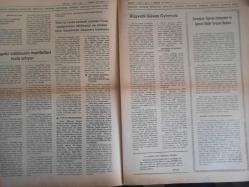 Devlet Milliyetçi Siyasi Haftalık Gazetesi - 4 Temmuz 1977 - Sayı:400 - Ecevit Hükümeti Geldiği Gibi Gitti - Türklüğün Sembolü Bozkurt'a Bile Tahammül Edemeyen Karaoğlan'ın ''Sınırsız Fikir Özgürlüğü'' Yalnız Çinci ve Rusçu Komünistler İçin Midir? - Yeni Döneme Girerken - Yoldaş Üstündağ - Korutürk'ün Yemeğinde Devlet Protokolü Çiğnendi mi? - İşgalci Kabinenin Marifetleri Hızla Artıyor - Rüşvetli Güven Oylaması - Karaoğlanı Ziyarete Zorlananlar ve Egemen Güçler Yargıtay Başkanı - Seçimlerden Önce: MHP'ye Karşı Alman Basını ve CHP İşbirliği - Köylülerin Ürünlerini Pazarlamak İçin Teşkilatlanmaları - Turan Aydın - Üç Parti Oturuma İştirak Etmeyince CHP'liler Kendileri Söyledi, Kendileri Dinledi - Konya Seçimlerine İtiraz Eden CHP Haksız Görüldü - Öyle Bir Hükümet Ki! - Oktay Oğuzhan - Karaoğlan ve TRT, Giriş İmtihanları Olaysız Geçti Dedi Ama - Ayhan Tuğcugil - CHP'liler Olaylar Azaldı Diyor Ama, Gerçekler Tam Tersini Söylüyor fotoğraf ve haberi - Tam Takım Gazete