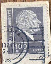 Mektup Zarfından Kesilmiş  / Postadan Geçmiş Pul Filateli - Aralık 1977 Damgalı - ATATÜRK  , 100 KURUŞ - Türkiye Cumhuriyeti