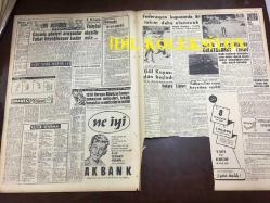 GÜNLÜK SPOR GAZETESİ - 7 EYLÜL 1958 - FENERBAHÇE Mİ İSTANBULSPOR MU? - SİRKECİ'DE DOĞUBANK İŞ HANINDA SATILIK ODALAR, TAPUSU ANAHTARI DERHAL TESLİM - KASIMPAŞA 4 - 1 BEYOĞLUSPOR - MERKEZ İSTİŞARE HEYETİ EKİM AYINDA TOPLANIYOR - BEYLERBEYİ, FERİKÖY'Ü ELEDİ - AKBANK REKLAMI - İDARECİ ŞABAN, MUVAKKAR EKREM TALU - SİNEMA, FİLM SAYFASI - GÜL KUPASI DÜN BAŞLADI - KÜREK BİRİNCİLİĞİNDE GALATASARAY FAVORİ - HASAN PAŞA FIRINI LALELİ - AT YARIŞLARI PROGRAMI, NETİCELERİ VE TAHMİNLERİ
