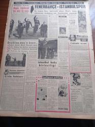 Vatan Gazetesi - 25 Kasım 1959 - İran Şahı Muhammed Rıza Pehlevi Öğle Yemeğini Nişanlısında Yedi - Komünistlerin Bir Oyunu - Değerli Soprano Leyla Gencer İtalya'ya Gitti - Ulus Gazetesi Yazı İşleri Müdürü Ülkü Arman Açlık Grevine Gidiyor - Seylan'da Sansür Kalkıyor Türkiye'de Baskı Devam Ediyor - Osman Bölükbaşı Yeni Bir Yurt Gezisine Çıkacak - Yirmi Kadar İlçe İl Olmak İçin Kapıda Beklerken - Eczacıbaşı İlk Türk İlaç Fabrikası - Duru Göl İlhan Tarus'un Romanı Yazı Dizisi - Kim Haftalık Haber Dergisi - Komünist Çin Butana Tecavüz Etti - Haldun Dormen Sahnesi - Naim Tirali - Coşkun Kırca - Sadun Tanju - Noyan Amca Dert Dinliyor - Başbakan Adnan Menderes Edirne'ye Gidiyor - Devlet Tiyatrosu Yılbaşında Açılıyor - Bugün Yapılacak Tek Milli Lig Maçı Fenerbahçe İstanbulspor- Almanya Ve Olimpiyat Oyunları - İstanbul Boks Birinciliği - Beykoz Antrenörü İbrahim Tusler Vazifesine Döndü - Neriman Tekil