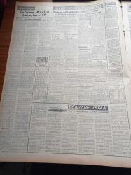 Vatan Gazetesi - 9 Mart 1954 - Cumhuriyet Halk Partisinde Cumhuriyetçi Millet Partisi Aleyhinde Bir Cereyan Var - Celal Bayar Yarın Geliyor -  Amerikan Ortadoğu Siyaseti Tarafsızlık - Basın Tadil Tasarısının Dün Tümü Kabul Edildi - Japonya Amerika Savunma Anlaşması - Zonguldak'ın Kazazedeleri Çarpışan Yolaç'la Geldiler - Güzelce Ali Paşa'nın Ölümü - Denizde İsyan Yazan Herman Wouk Yazı Dizisi - Türkiye Milli Gençlik Teşkilatı Kuruluyor - Sanat Dostları Cemiyetinin Kongresi Yapıldı - Adem Havva Oldu İsminde Bir Film Çevriliyor - Muallimler Cemiyetinin 36. Yıldönümü - General Ali Fuat Cebesoy'un Siyasi Hatıraları Yazı Dizisi - Bekir Sami Bey - Burhan Arpad Sinema Tenkidleri - Sabahattin Kudret Aksal Gazoz Ağacı - Scala Buz Revüsünde Uçuşan Kızlar- 15 Günlük Lig Maçları Programı - Köhler Dikiş Makinası