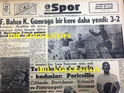 GÜNLÜK SPOR GAZETESİ - 25 AĞUSTOS 1958 - FENERBAHÇE, KARAGÜMRÜK'Ü 3-2 YENDİ - BEŞİKTAŞ - ALTAY'I 3-2 MAĞLUP ETTİ - ANKARAGÜCÜ 2 - 0 GALATASARAY - HASAN PAŞA FIRINI LALELİ - DÜNYA ORDULAR ARASO DENİZ PENTATLONU - YEŞİLDİREKLERİN GAYESİ İLK 6'YA GİRMEK OLMALI - KÜREK YARIŞLARINDA KAVGA ÇIKTI - AT YARIŞI SONUÇLARI - FENERBAHÇE, KARAGÜMRÜK ÖNÜNDE YİNE GALİP - EYÜPSPOR 4 - 3 KASIMPAŞA - TAKSİMSPOR 3 - 0 BEYOĞLUSPOR