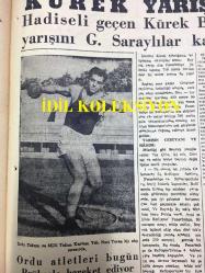 GÜNLÜK SPOR GAZETESİ - 25 AĞUSTOS 1958 - FENERBAHÇE, KARAGÜMRÜK'Ü 3-2 YENDİ - BEŞİKTAŞ - ALTAY'I 3-2 MAĞLUP ETTİ - ANKARAGÜCÜ 2 - 0 GALATASARAY - HASAN PAŞA FIRINI LALELİ - DÜNYA ORDULAR ARASO DENİZ PENTATLONU - YEŞİLDİREKLERİN GAYESİ İLK 6'YA GİRMEK OLMALI - KÜREK YARIŞLARINDA KAVGA ÇIKTI - AT YARIŞI SONUÇLARI - FENERBAHÇE, KARAGÜMRÜK ÖNÜNDE YİNE GALİP - EYÜPSPOR 4 - 3 KASIMPAŞA - TAKSİMSPOR 3 - 0 BEYOĞLUSPOR