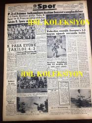 GÜNLÜK SPOR GAZETESİ - 25 AĞUSTOS 1958 - FENERBAHÇE, KARAGÜMRÜK'Ü 3-2 YENDİ - BEŞİKTAŞ - ALTAY'I 3-2 MAĞLUP ETTİ - ANKARAGÜCÜ 2 - 0 GALATASARAY - HASAN PAŞA FIRINI LALELİ - DÜNYA ORDULAR ARASO DENİZ PENTATLONU - YEŞİLDİREKLERİN GAYESİ İLK 6'YA GİRMEK OLMALI - KÜREK YARIŞLARINDA KAVGA ÇIKTI - AT YARIŞI SONUÇLARI - FENERBAHÇE, KARAGÜMRÜK ÖNÜNDE YİNE GALİP - EYÜPSPOR 4 - 3 KASIMPAŞA - TAKSİMSPOR 3 - 0 BEYOĞLUSPOR
