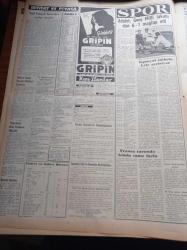 Vatan Gazetesi - 25 Mart 1954 - Yargıtay'ın İlk Kadın Üyesi Melahat Ruacan - Demokrat Parti'nin İstanbul Adaylarını Genel Merkezin Tayin Etmesi Muhtemel - Almanya Başbakanı Doktor Adenauer Dün Tarihi Eserleri Tetkik Etti - Said-i Kürdi Davası Beraatimizle Bitti - Ankara Paktı Askeri Görüşmeleri Dün Başladı - Yunanistan'da Kıbrıs İçin Nümayiş Yapıldı - Beden Eğitimi ve Spor Öğretiminin Kurucusu Selim Sırrı Tarcan'ın 80. Doğum Yılı Kutlandı - Pilotsuz Uçaklar Avrupa'ya Geldi - Migros İçin Mühim Bir Toplantı - Papa Komünistlerle Mücadele Edenlerin Başında Geliyor - Selahattin Manço Vefat Etti - Jigolo Yazan Daniel Harper Yazı Dizisi - 12. Konservatuar Konseri - Adalet Genç Milli Takımı Dün 6 1 Mağlup Etti - Mareşal Tito 20 Nisan'dan Sonra Geliyor - General Ali Fuat Cebesoy'un Siyasi Hatıraları Yazı Dizisi - Dikine Kalkıp İnen Vto Uçakları - Pond's Kremleri