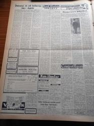 Vatan Gazetesi - 2 Nisan 1954 - Demokrat Parti İstanbul Adaylarının İhtilafı Devam Ediyor - Dolmabahçe Sarayındaki Basın Balosu İçin İtalya'dan Gelen Yıldızlar - İtalyan Sinema Yıldızı Yvonne Sanson - Ankara Eski Belediye Başkanı Atıf Benderlioğlu İsnatları Reddediyor - Ramideki Göçmen Evleri Hakkında - Dumlupınar Şehitleri Anılacak - Teknik Okulundan 825 Öğrenci Grev Halinde - Ticaret Bakanı Fethi Çelikbaş - Migros'un Mukavelesi Hazırlanıyor - Sovyetler NATO'ya Kabul Edilmeyecek - Teknik Okulundan 825 Öğrenci Grev Halinde - Profesör Fuat Köprülü Kıbrıs'a Dair Görüşünü Açıkladı - Demokrat Parti İstanbul Adaylarından Aleksandr Haçopulos - Brezilya Plajlarında Bikini Yasak - Artistler Tiyatroyu Kapatıp Turneye Çıkmak İstiyor - Bu Yıl Bahar Bayramı Parlak Surette Kutlanacak - Soprano Leyla Gencer İtalya'dan Döndü - General Ali Fuat Cebesoy'un Siyasi Hatıraları Yazı Dizisi - Dünyanın En Çok Kullanılan İlacı Aspirin - Jigolo Yazan Daniel Harper Yazı Dizisi - Beşiktaş Takımı