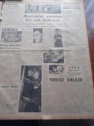 Yeni İstanbul Gazetesi - 20 Ağustos 1952 - Tahran Sokaklarında Şiddetli Çarpışmalar - Cumhurbaşkanı Celal Bayar ve Başbakan Adnan Menderes İzmir Fuarının Açılışına Katılacak - Milli Oyun Ve Türküler Festivali - İstanbul Valisi Fahrettin Kerim Gökay Mareşal Tito'ya Halı Takdim Etti - Esir Şehrin İnsanları Yazan Nureddin Demir (Kemal Tahir) Yazı Dizisi - Çanakkale Abidesi Üzerinde Çalışmalar - Teorik Ve Tatbiki Kongresi Yarın Toplanıyor - Nuh'un Gemisi Gelecek Yıl Helikopterlerle Aranacak - Binlerce Hristiyan Hacı Namzedi Efes'i Ziyaret Ediyor - İsrail'de Askerlik 2,5 Yıl Oldu - Doğu'da İlkçağ Hayatı Yaşayan Köyler Mevcut - Uçan Dairelerin Bir Resmi Daha - Mithatpaşa Stadında Haftada İkiden Fazla Maç Yapılmayacak - Mucizeler Yaratan Ruh Doktoru Günter Paul - Arpic Seyyar Kompresörleri - Motosiklet Sanayinin Harikası Jawa