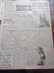 Yeni İstanbul Gazetesi - 26 Ağustos 1952 - General Eisenhower Sovyet Rusya'ya Çok Sert Bir İhtarda Bulunmanın Zamanı Çoktan Gelmiştir Dedi - Almanya'da Muvaffakiyet Kazanan Kürekçilerimiz Dün Gece Geldiler - Cumhurbaşkanı Celal Bayar Yassıada'daki Topçu Kurslarını Gezdi - Milli Oyunlar ve Türküler Festivali - Zonguldak'ta Kömür Ocağında Yangın Ve Grizu Patlaması Oldu - Esir Şehrin İnsanları Yazan Nureddin Demir (Kemal Tahir) Yazı Dizisi - Hamasi Resim Sergisi - Ortadoğu'da Komünizme Karşı Teşkilat Kurulması İsteniyor - Eskişehir Şeker Fabrikası Pancar Kampanyası Başladı - İş Bankası 28 Yaşında - Trabzon Limanı Gelecek Yıl Tamamlanmış Olacak - Büyük Sanatkar Antonio Gaudi'nin Garip Mimarisi - İstanbul'da İlk Konkurhipik 1910 Yılında Yapıldı - Yeni Bir İlaç Keşfedildi - Ortadoğu'da Kadının Mevkii - Birbirine Benzeyen Meşhurlar - Kraliçe Elizabeth -  Corona Dikiş Nakış Makineleri - Hoover Elektrik Süpürgesi - Dizel Leyland - Türkiye Münhasır İthalatçısı Mehmet Kavala